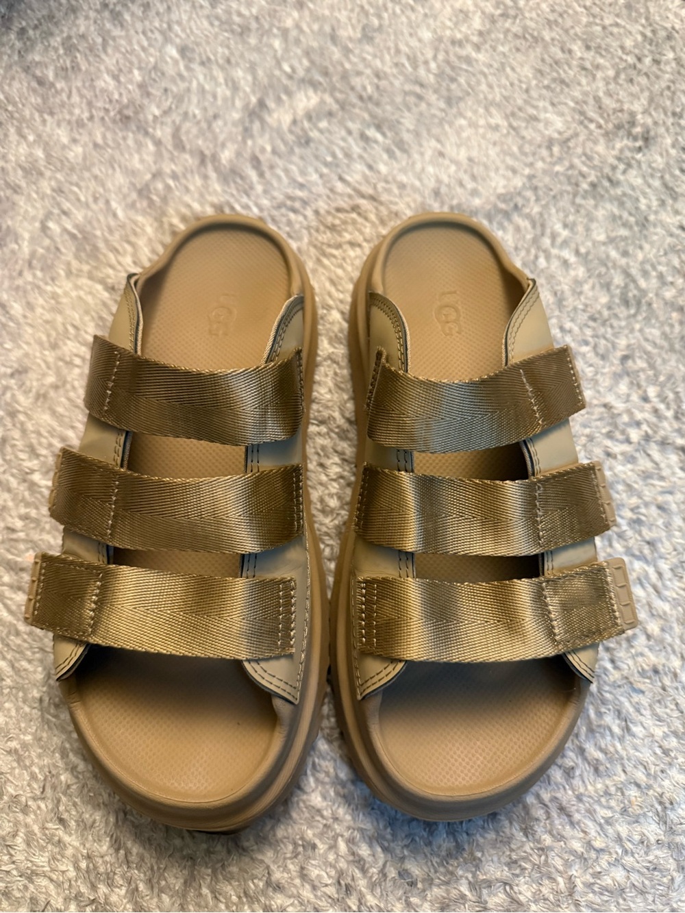 UGG GoldenGlow Slides in Chestnut - Picture 2 of 5